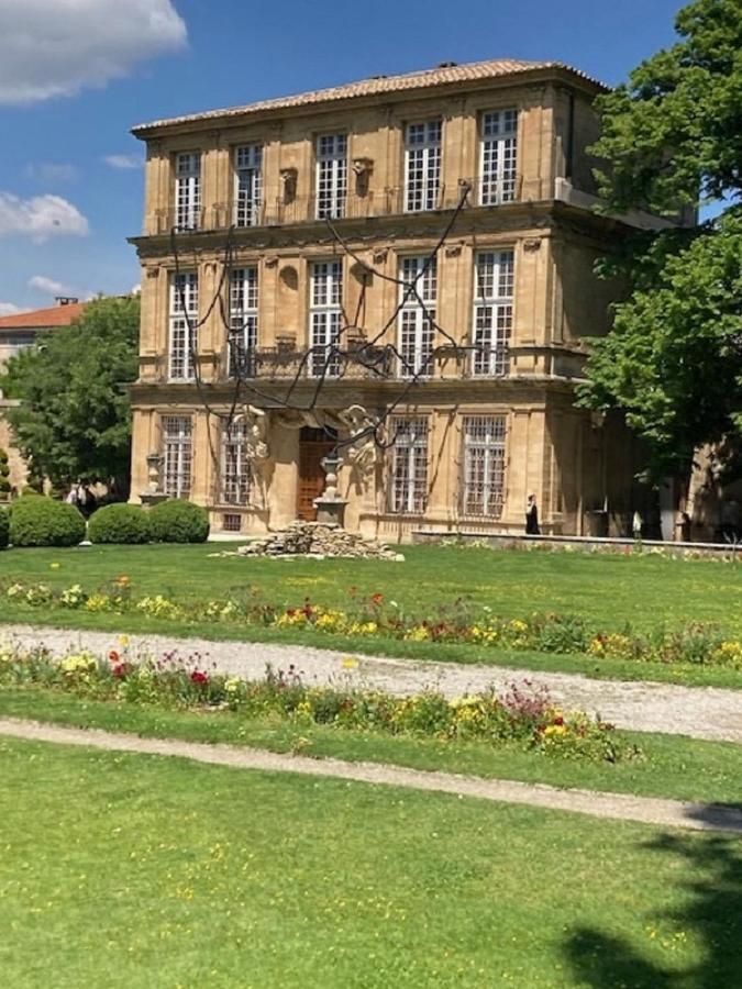 Blue Fountain Luxueux Studio Aix Centre Historique -Wifi-Smart Tv- آيكس أومبروفينس المظهر الخارجي الصورة